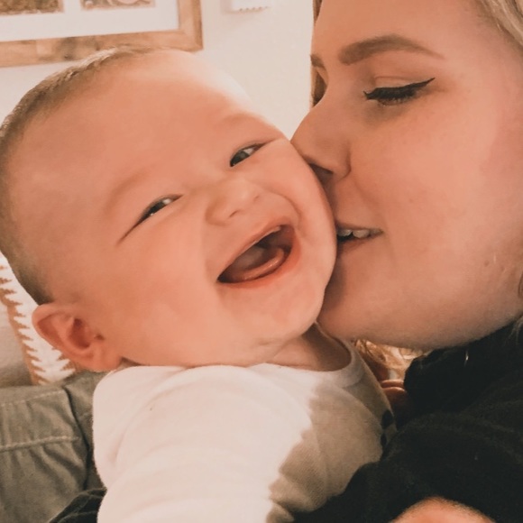 Meet your Posher, Chloe - Picture 1 of 1